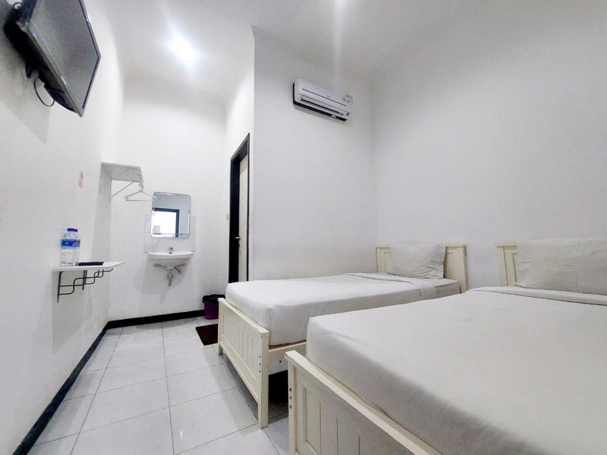 Cozy Stay Kupang Купанг Экстерьер фото